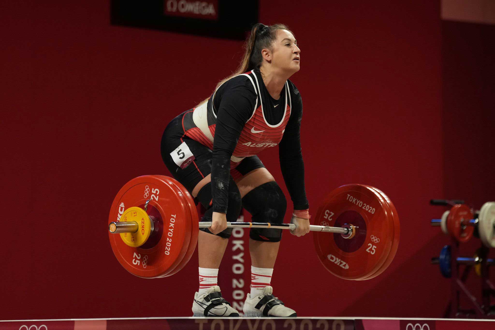 Sarah-Fischer-aus-Österreich-bei-den-olympischen-spielen-in-tokio-im-gewichtheben