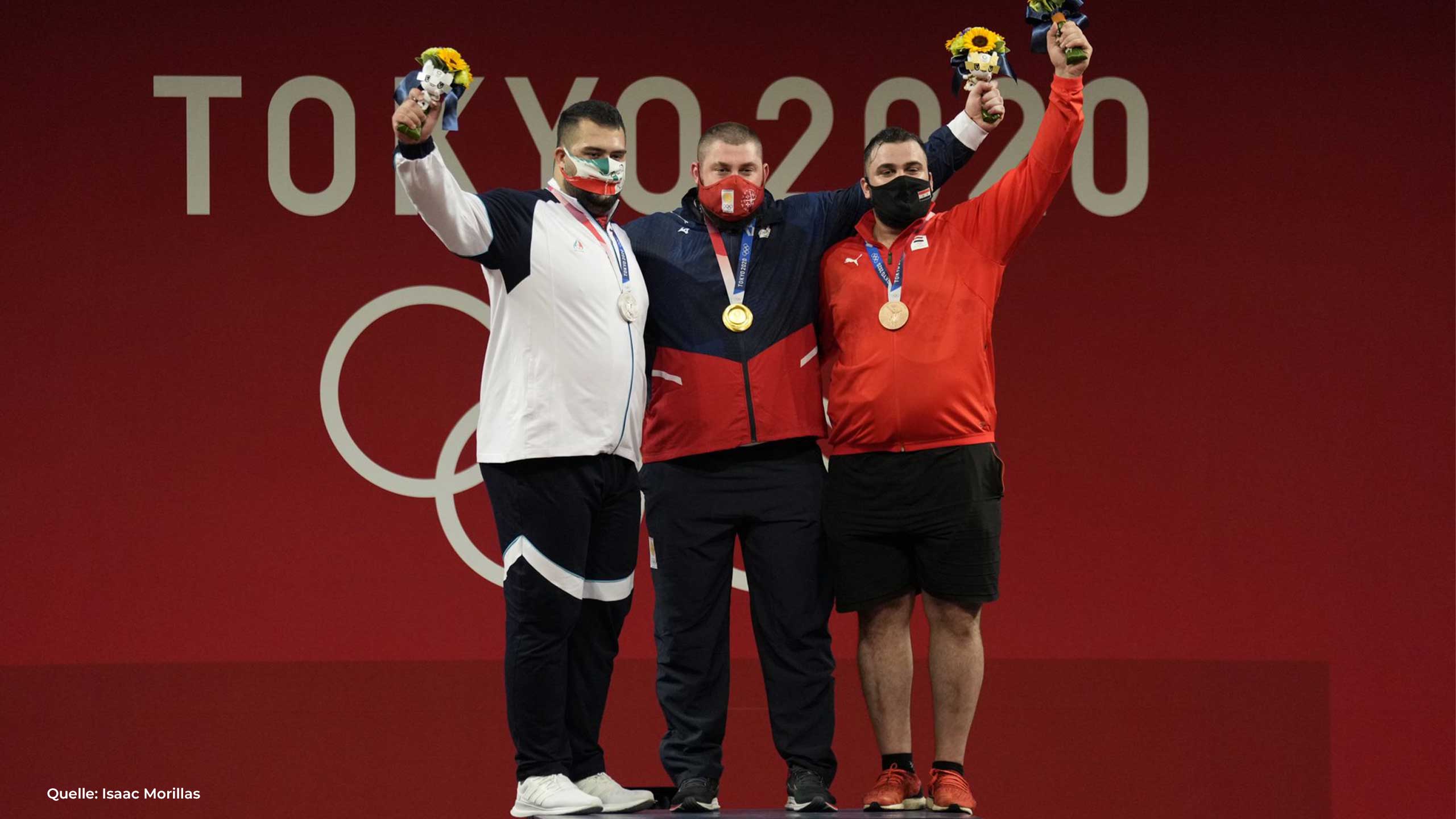 Medal-Ceremony-Olympics-Tokyo+109kg