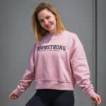 BORN STRONG BOXY SWEATER<br>Damen Sweatshirt